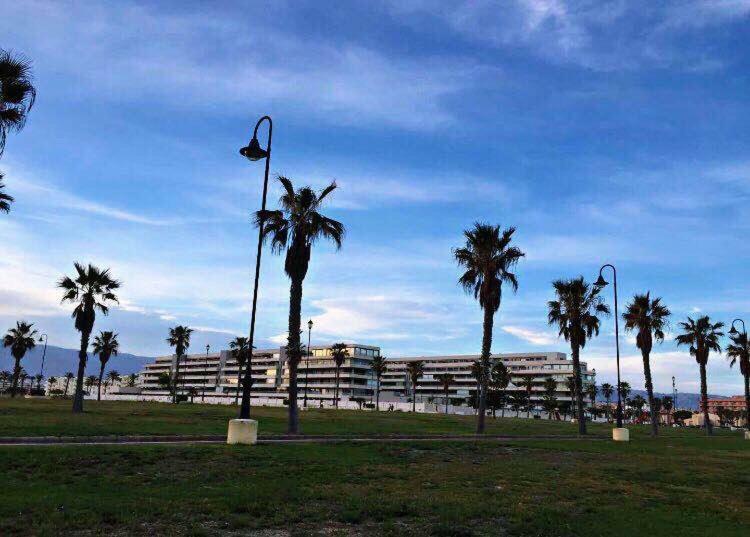 Appartement Lujo, Primera Linea Playa, Garaje, Wifi, Piscina Climatizada
